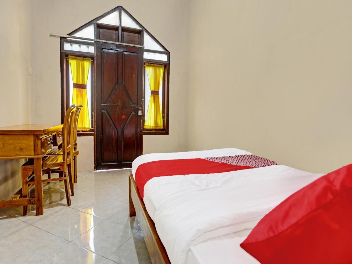 Oyo 91261 Cita Suraya Homestay Banyuwangi (East Java) Exterior foto