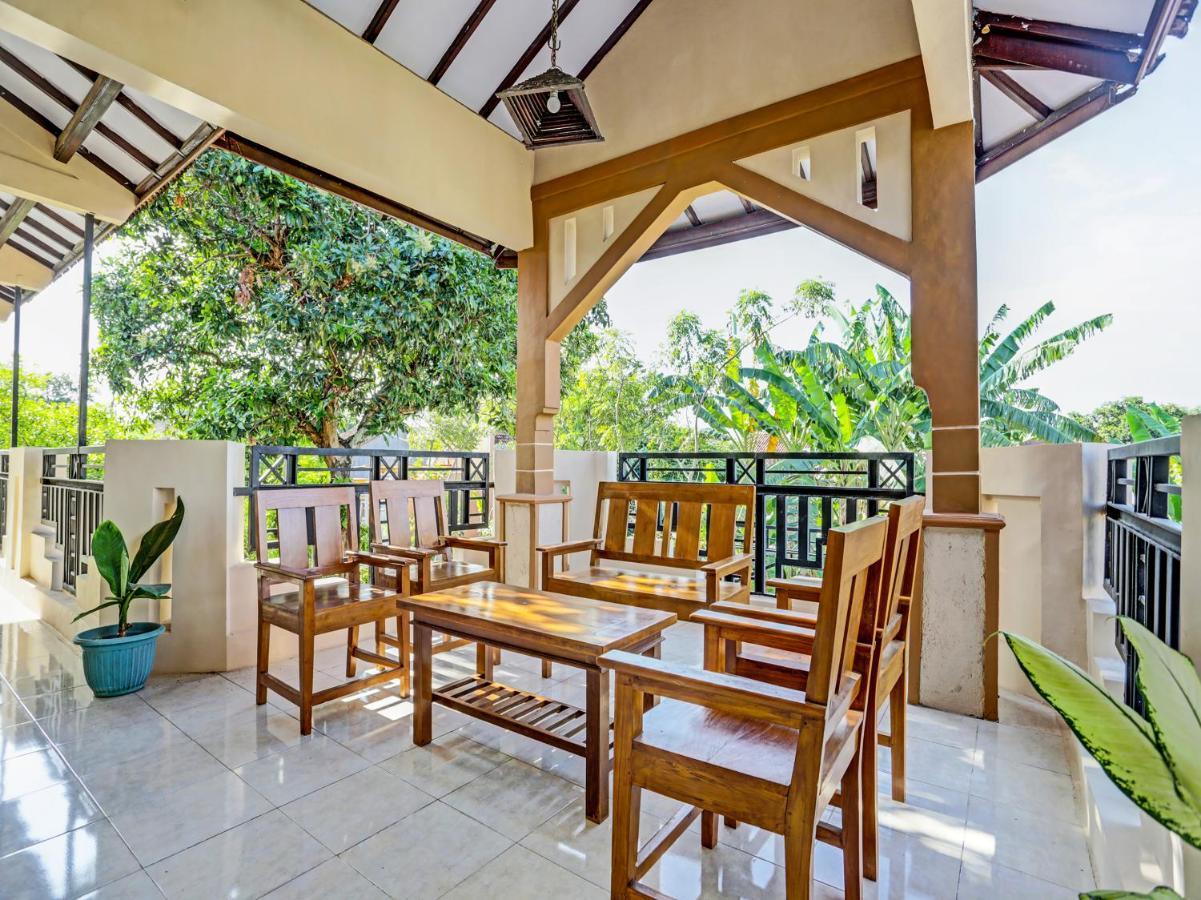 Oyo 91261 Cita Suraya Homestay Banyuwangi (East Java) Exterior foto